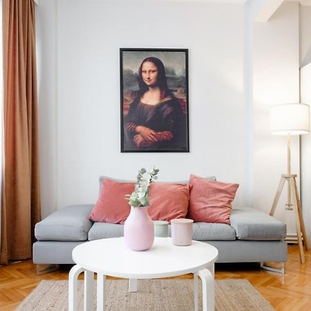 Gorgeous Apartment With Central Location In Sisli Istanbul Bagian luar foto